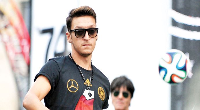 Mesut Özil&#039;in kupa primi Gazze&#039;ye