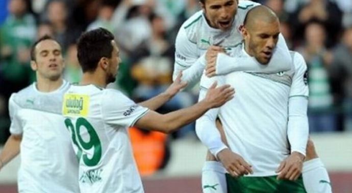 Timsah turu deplasmana bıraktı!