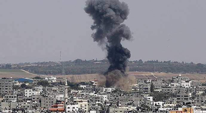 İsrail 103 hedefi vurdu, Hamas 50 roketle karşılık verdi İsrail 103 hedefi vurdu, Hamas 50 roketle karşılık verdi