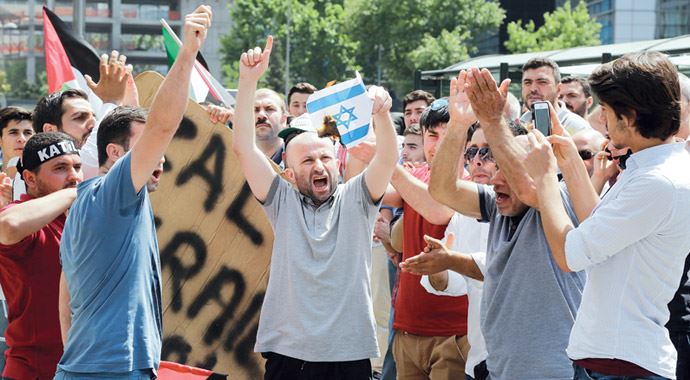 İsrail'e öfke seli! Bütün Türkiye ayağa kalktı İsrail'e öfke seli! Bütün Türkiye ayağa kalktı