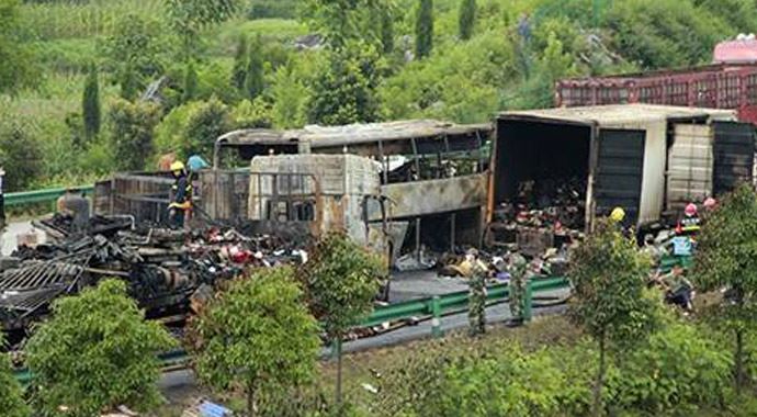 Çin'de katliam gibi trafik kazası: 38 ölü Çin'de katliam gibi trafik kazası: 38 ölü