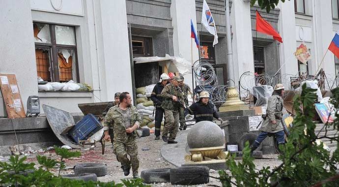 Ukrayna'da çatışmalar şiddetlendi: 16 kişi ölü Ukrayna'da çatışmalar şiddetlendi: 16 kişi ölü