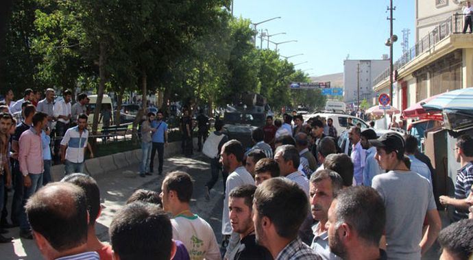 Uzman çavuş vuruldu, ilçe karıştı