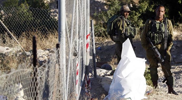 İsrail askeri, Batı Şeria&#039;da 40 Hamas üyesini gözaltına aldı