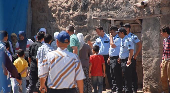 Ağrı'da 21 yaşındaki Nesife yazması ile kendini astı