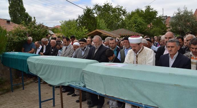 Fransa'da ölen Türkler memleketinde toprağa verildi