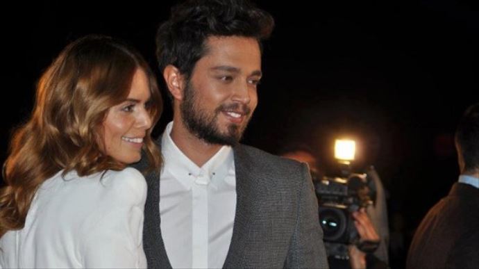 Murat Boz ve Eliz'in hayranları da ayrıldı! Murat Boz ve Eliz'in hayranları da ayrıldı!