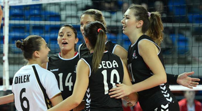 Beşiktaş'ta 4 imza! Beşiktaş'ta 4 imza!