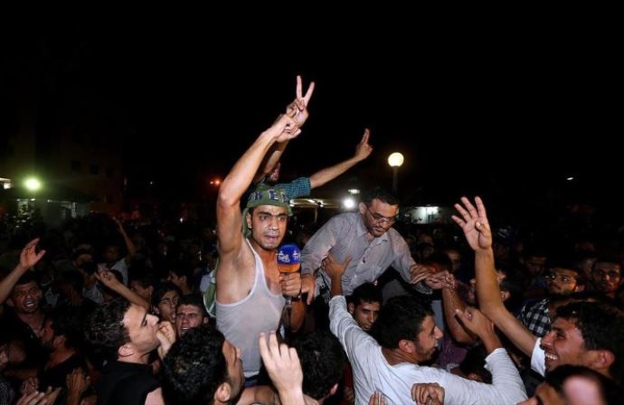 Filistin&#039;de esir asker sevinci
