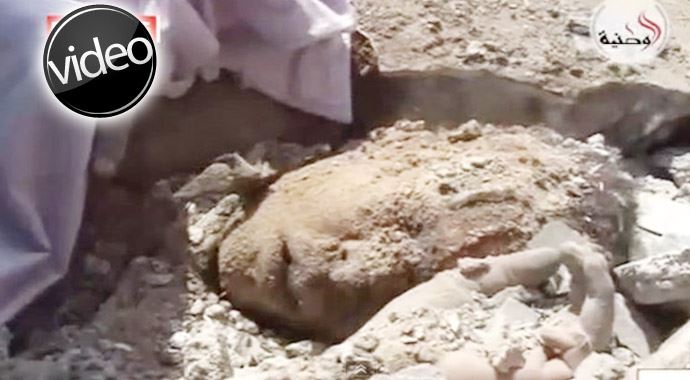 Gazze'de enkaz altında kalan kadının kurtarılma anı Gazze'de enkaz altında kalan kadının kurtarılma anı