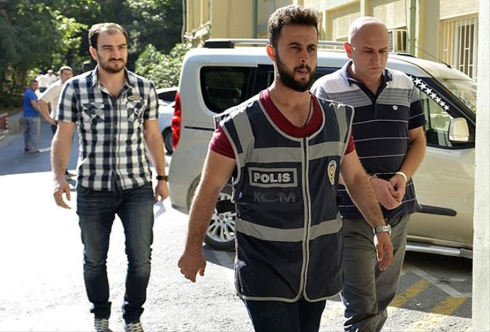 Polislere yapılan operasyonunda 39 gözaltı talimatı!