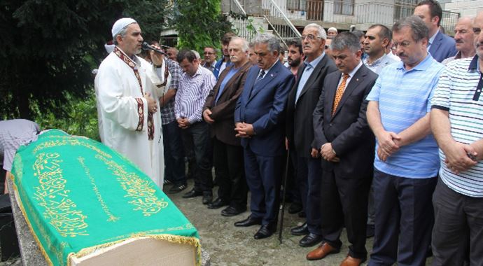Bakan Hayati Yazıcı&#039;nın acı günü