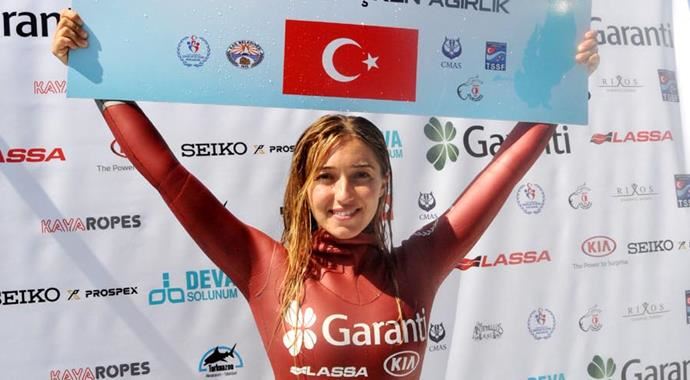 Şahika Ercümen Dünya Rekoru kırdı Şahika Ercümen Dünya Rekoru kırdı