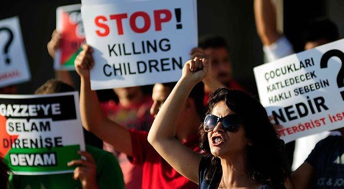 İsrail&#039;in Gazze saldırılarına tepkiler sürüyor