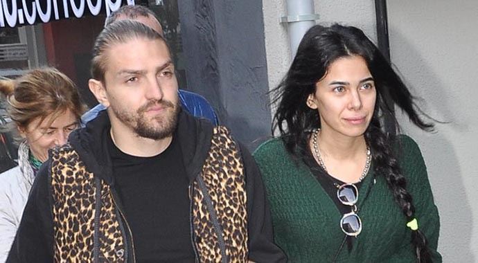 Berkay'ın şarkısını duyunca Caner Erkin: Kapat şu herifi Berkay'ın şarkısını duyunca Caner Erkin: Kapat şu herifi