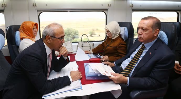 Ankara-İstanbul arası hızlı trenin ilk seferi başladı Ankara-İstanbul arası hızlı trenin ilk seferi başladı