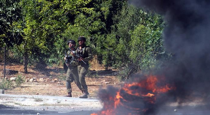 El-Kassam, İsrail askerlerini taşıyan zırhlı aracı vurdu