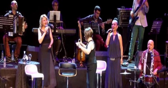 Sezen Aksu, Kardeş Türküler konserine damgasını vurdu