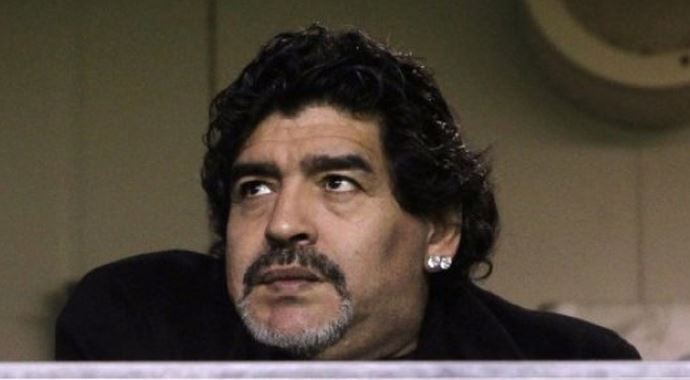 FIFA'dan Maradona'ya ceza!