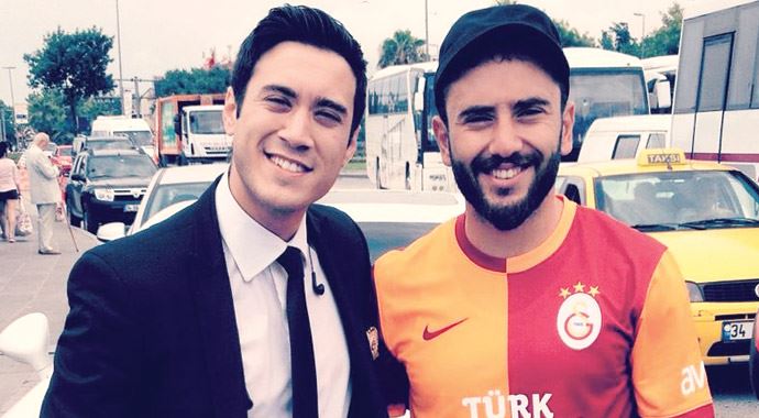 Olcan Adın imzayı attı şair oldu!