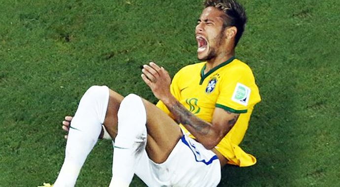 Brezilya Neymar'a ağlıyor Brezilya Neymar'a ağlıyor