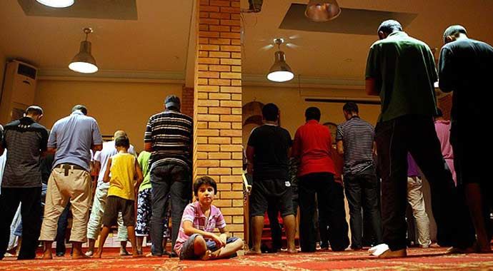Müslümanları fişleyenler için araştırma başlatıldı Müslümanları fişleyenler için araştırma başlatıldı