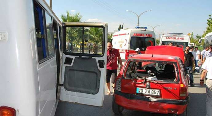 Denizli'de zincirleme trafik kazası: 8 yaralı Denizli'de zincirleme trafik kazası: 8 yaralı