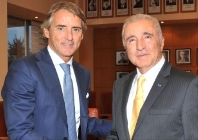 Mancini'den Prandelli'ye sürpriz yardım
