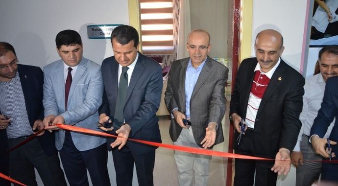 Bakan açılışa katıldı Bakan açılışa katıldı