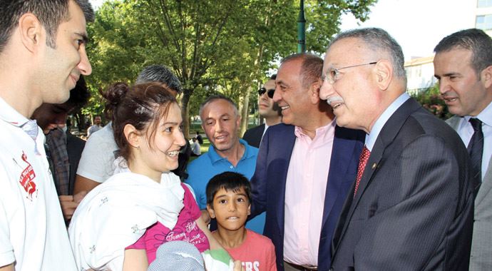 Ekmel Bey Gezi Parkı'nda Ekmel Bey Gezi Parkı'nda