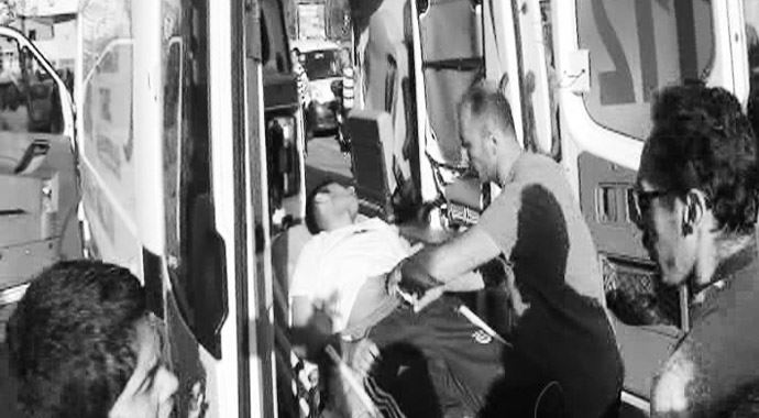 Maltepe'de minibüs kaldırıma çıktı: 1 ölü 3 yaralı Maltepe'de minibüs kaldırıma çıktı: 1 ölü 3 yaralı