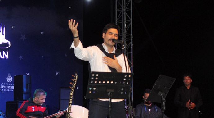 Uğur Işılak 'Gezici'lere seslendi Uğur Işılak 'Gezici'lere seslendi