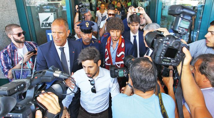 Salih uçan&#039;ı Roma&#039;da basın ordusu karşıladı