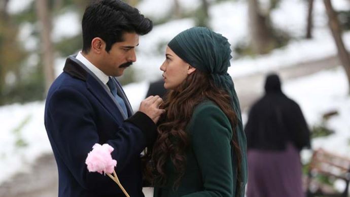 Fahriye Evcen ve Burak Özçivit yılın en yakışan çifti