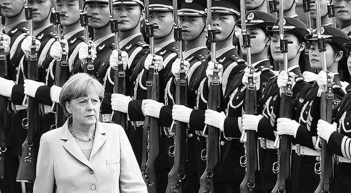 İş adamları ile Çin'e gelen Merkel, 100 helikopter sattı İş adamları ile Çin'e gelen Merkel, 100 helikopter sattı