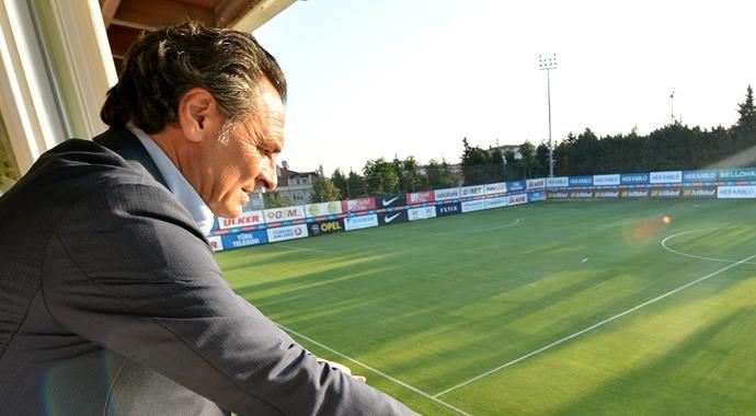 Prandelli, İtalya'ya yazılı mesajla veda etti Prandelli, İtalya'ya yazılı mesajla veda etti
