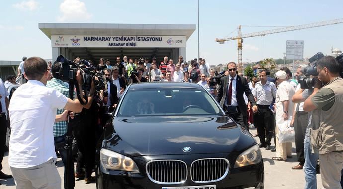 Ekmeleddin İhsanoğlu, Marmaray&#039;a bindi