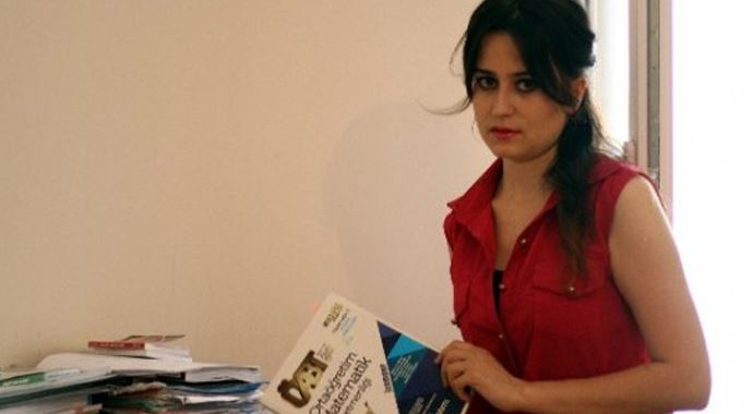Saç rengi farklı olan kız dava açacak Saç rengi farklı olan kız dava açacak
