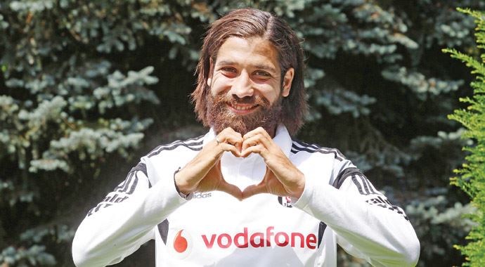 Olcay Şahan'dan ilginç açıklma: Düğün için 15 gol şart! Olcay Şahan'dan ilginç açıklma: Düğün için 15 gol şart!