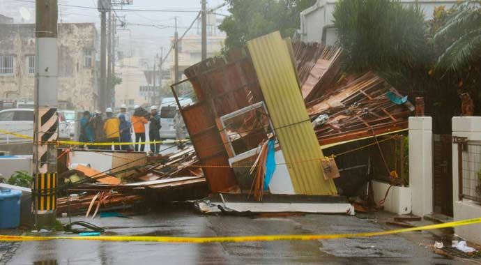 Neoguri Tayfunu Japonya&#039;yı yıktı geçti