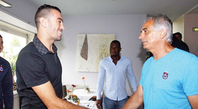 Trabzonspor bombaları arka arkaya patlatıyor