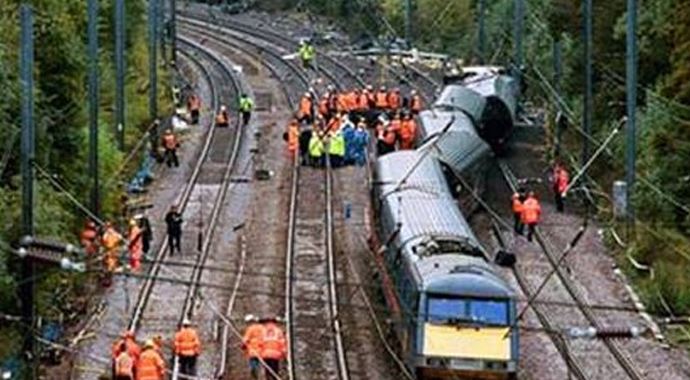 Bangladeş'te tren kazası: 11 ölü