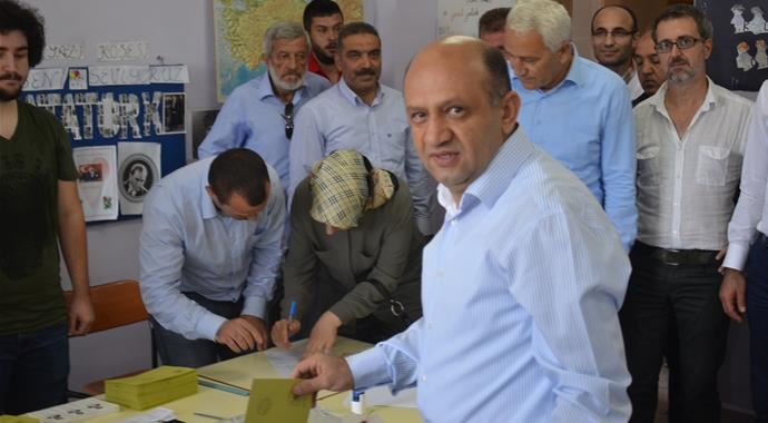 Işık: 'Erdoğan için sandığa ekmek için fırına gideceğiz' Işık: 'Erdoğan için sandığa ekmek için fırına gideceğiz'