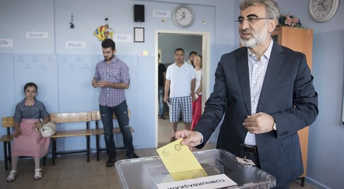 Taner Yıldız: 'Elektrik kesintisi beklemiyoruz' Taner Yıldız: 'Elektrik kesintisi beklemiyoruz'