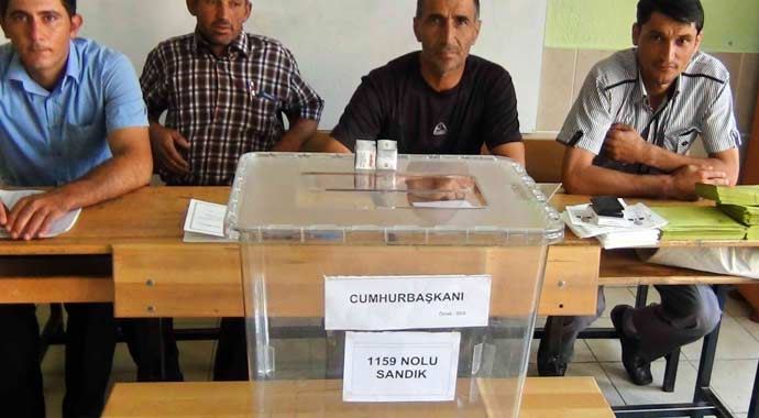 Kuşu'da sandıklar yine boş kaldı Kuşu'da sandıklar yine boş kaldı