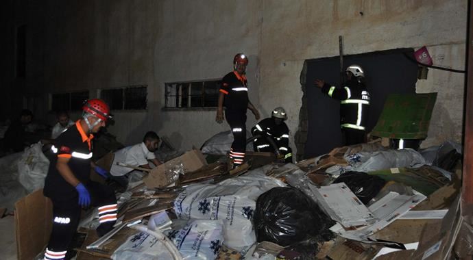 Adıyaman&#039;da atık kağıt fabrikasında yangın, yaralılar var