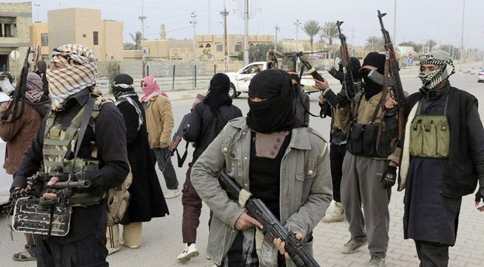 500 Ezidi'yi katleden IŞİD, bazılarını diri diri gömmüş 500 Ezidi'yi katleden IŞİD, bazılarını diri diri gömmüş