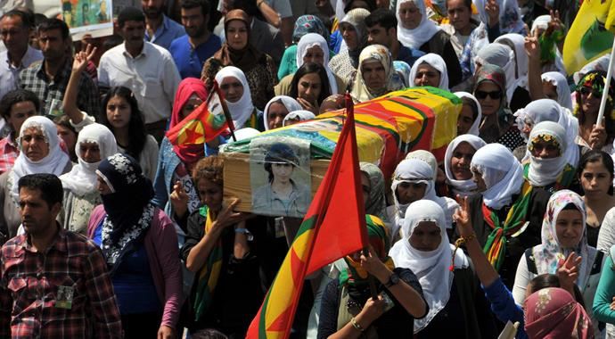 IŞİD&#039;in öldürdüğü Fırat Haber ajansı muhabiri toprağa verildi