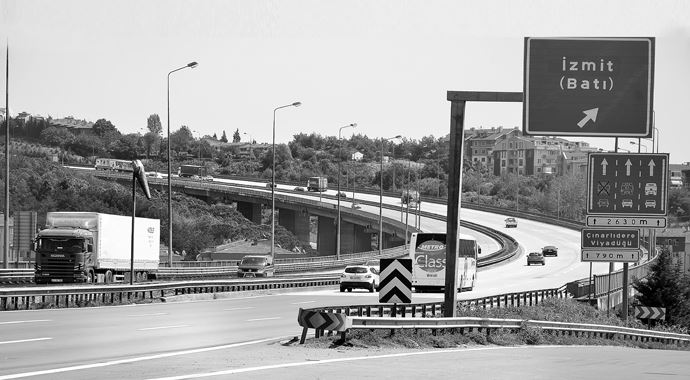 Türkiye'nin en ölümcül yolu akıllanıyor Türkiye'nin en ölümcül yolu akıllanıyor