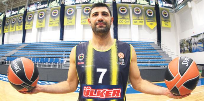 Fenerbahçe Ülker'in yeni takım menajeri Ömer Onan Fenerbahçe Ülker'in yeni takım menajeri Ömer Onan